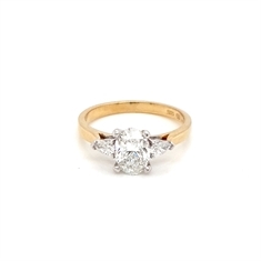 Oval Diamond Engagement Ring With Pear Shape Diamond Shoulders 1ct