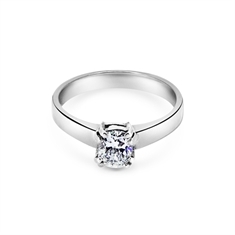Single Stone Oval Claw Set Engagement Ring
