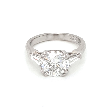 Brilliant Cut Diamond Engagement Ring Tapered Baguette Shoulders 2ct